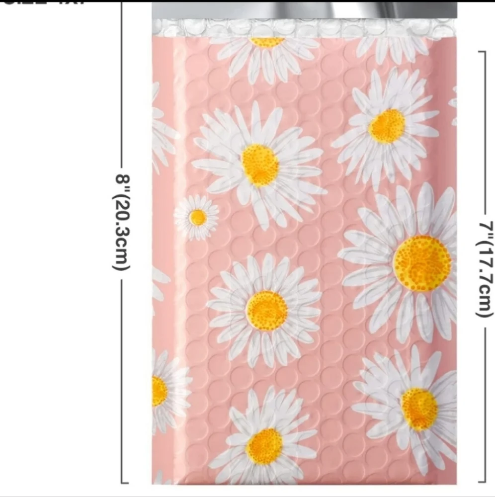 New Pink Daisy bubble mailers